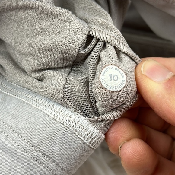 Lululemon Free to Be Serene Bra High Neck Long Line SE *Light Support, C/D Cup - Picture 3 of 3